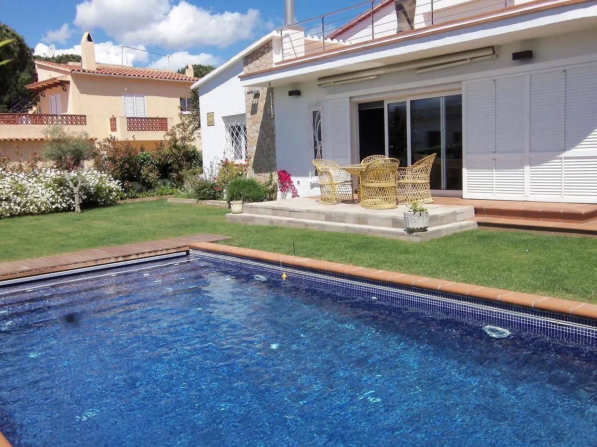 Lively Holiday Home In L'Escala With Swimming Pool 0*,