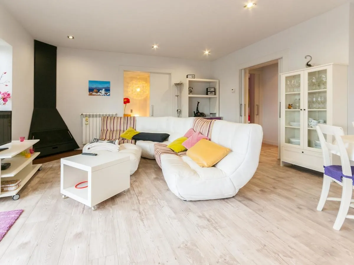 Lively Holiday Home In L'Escala With Swimming Pool